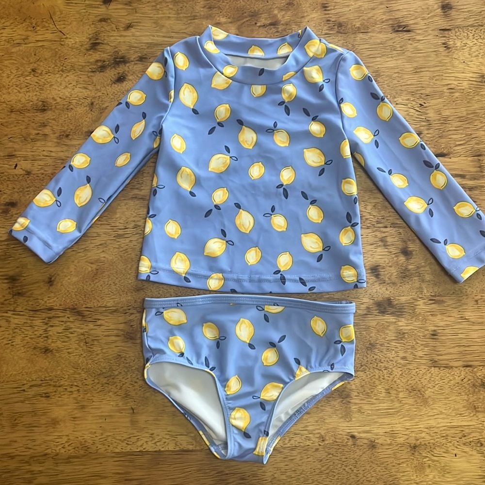 Carter’s girls rashguard 2pc swim set